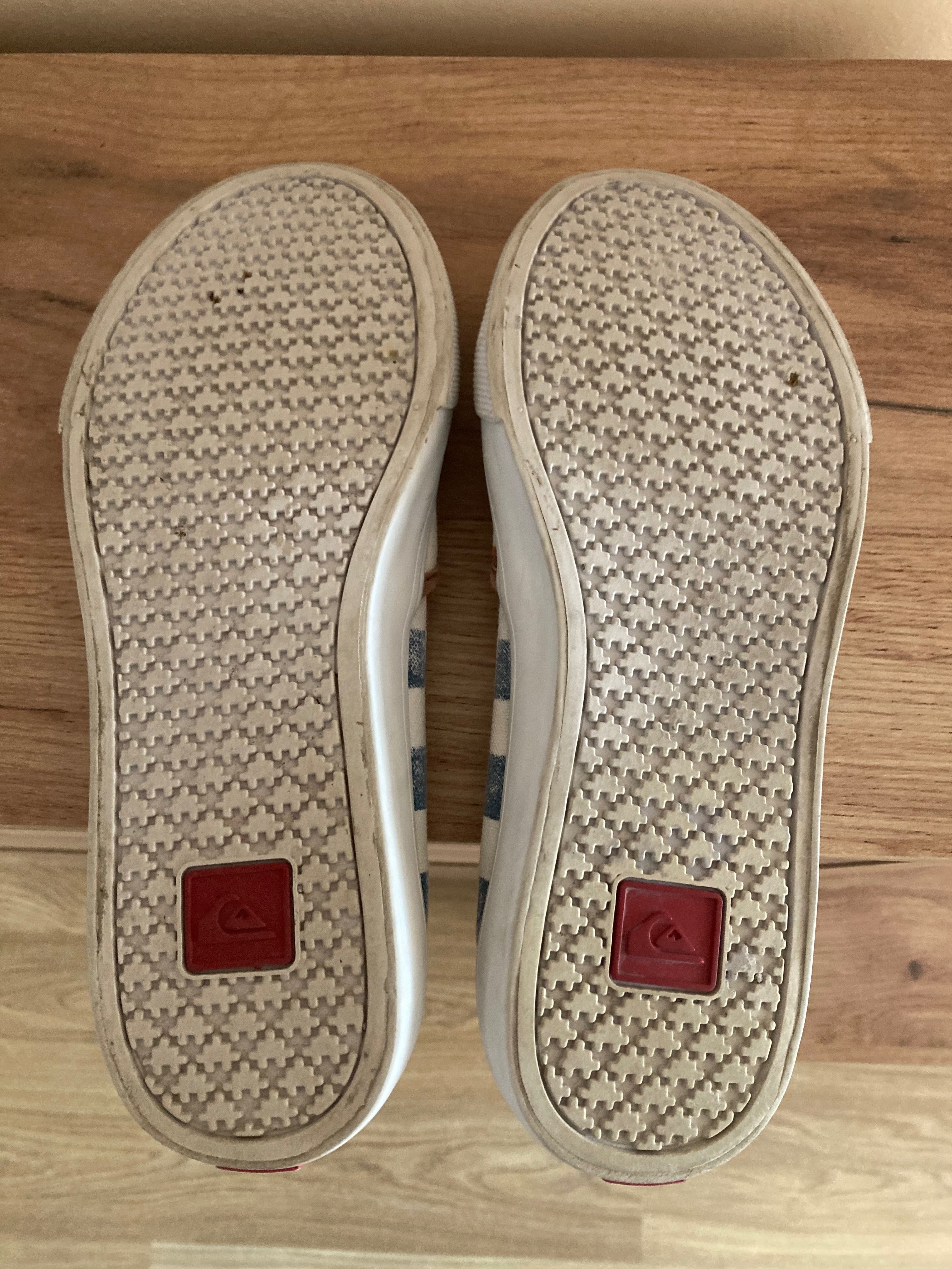 Кецове quiksilver slip on