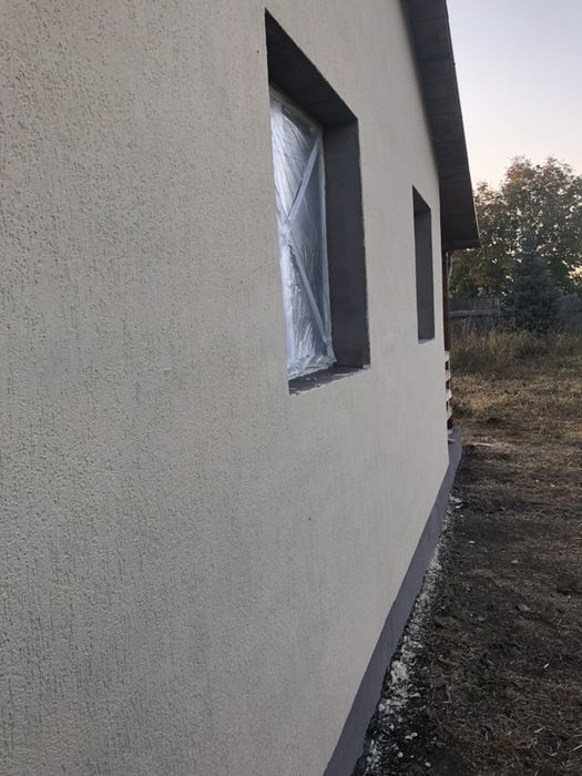 Executam lucrării de construcții , reconsolidare, renovări