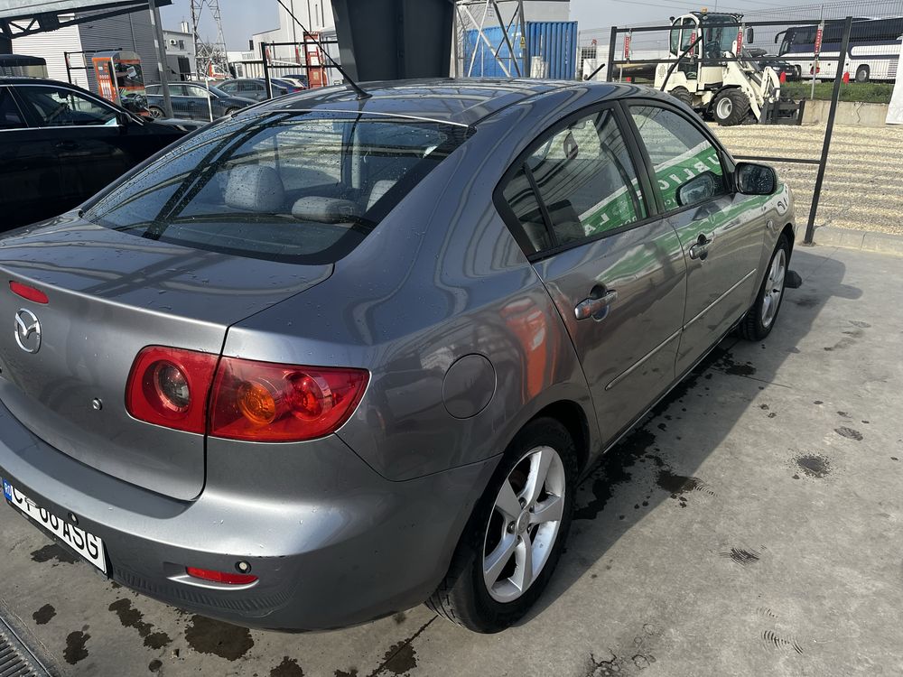 Mazda 3, An 2004, 1.6 Benzină – 200.000 km