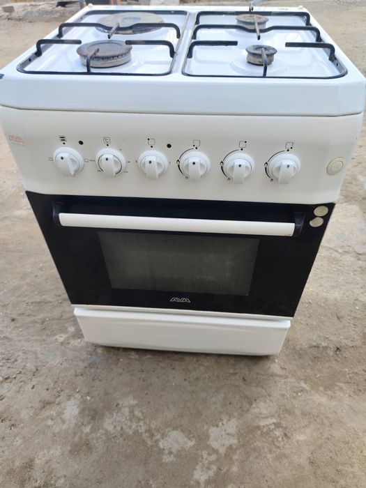 Продам газ плиту