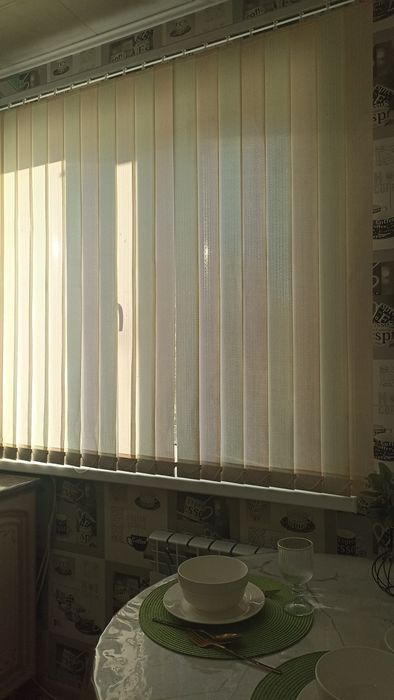 Продам жалюзи на кухню