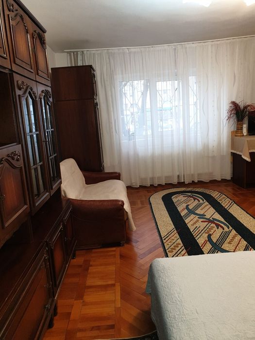 Ofer spre închiriere un apartament cu 1 camera