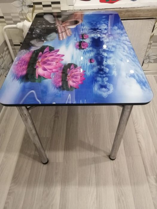 Кухонный стол, хорошом состояние