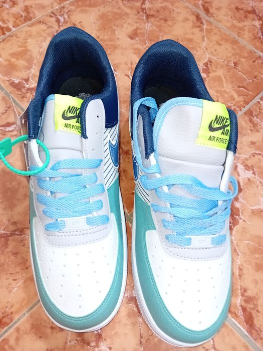 Vând adidasi nike barbati