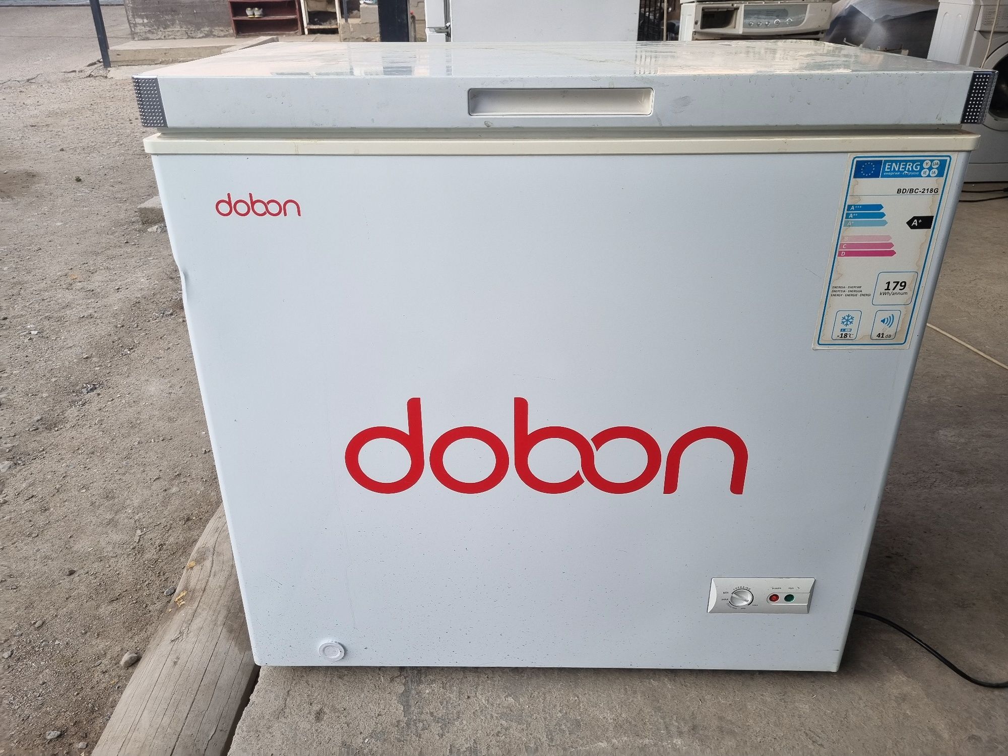 Морозильник dobon