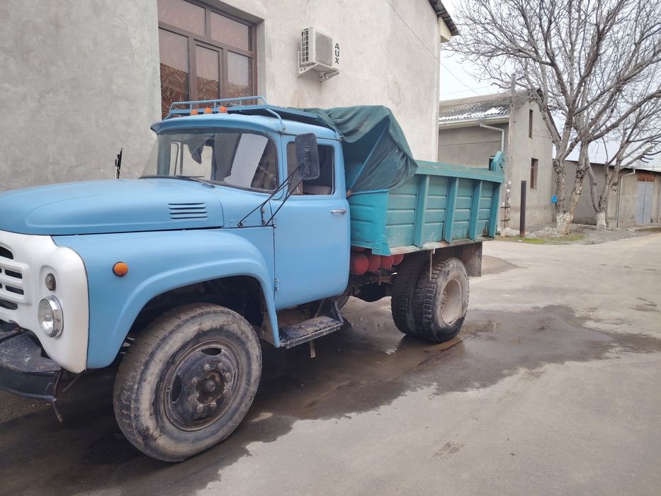 Samasval zil Ural mator