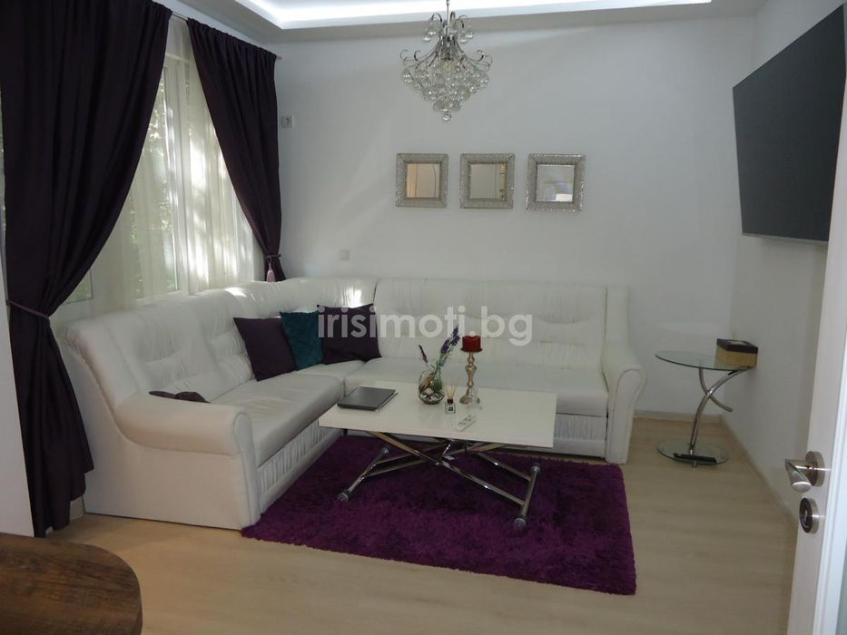 Под наем тристаен, €820, 70кв.м. в Оборище