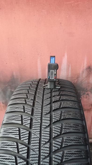 1бр. зимна гума 245/45/17 Bridgestone Blizzak 
dot22
7.5mm 
Добро съст