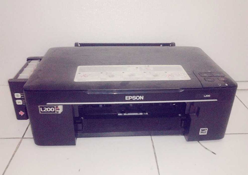 Цветной струйный МФУ принтер Epson L200 краска заправлена
