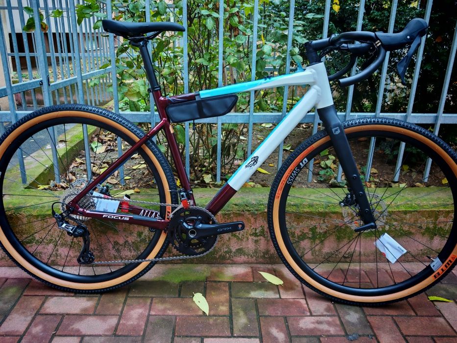Bicicleta cursiera ciclocros gravel Focus Atlas 6.8 size M GRX 2025