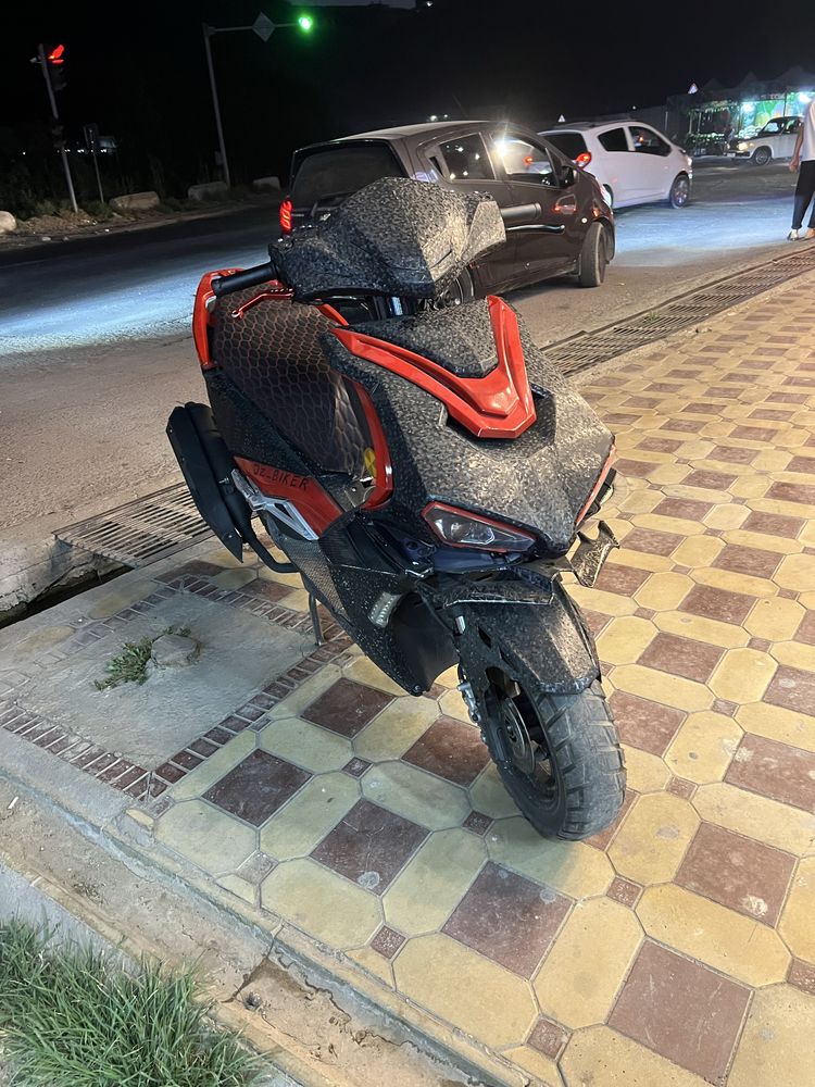 SKUTER SOTILADI 150cc yangi mator qilindi