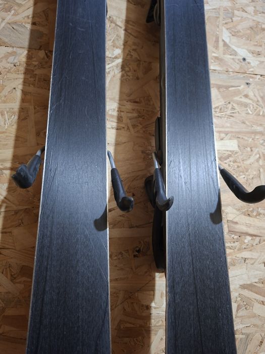 Schiuri Volkl 168 cm/ Atomic 150 cm