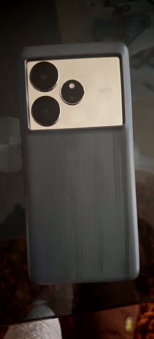 Realme GT6 512G 16 ram