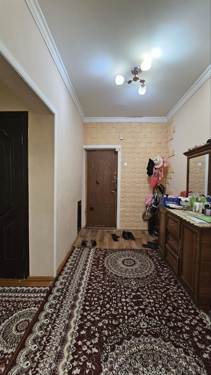 Продам 2 ком Юнусабад 19 квартал