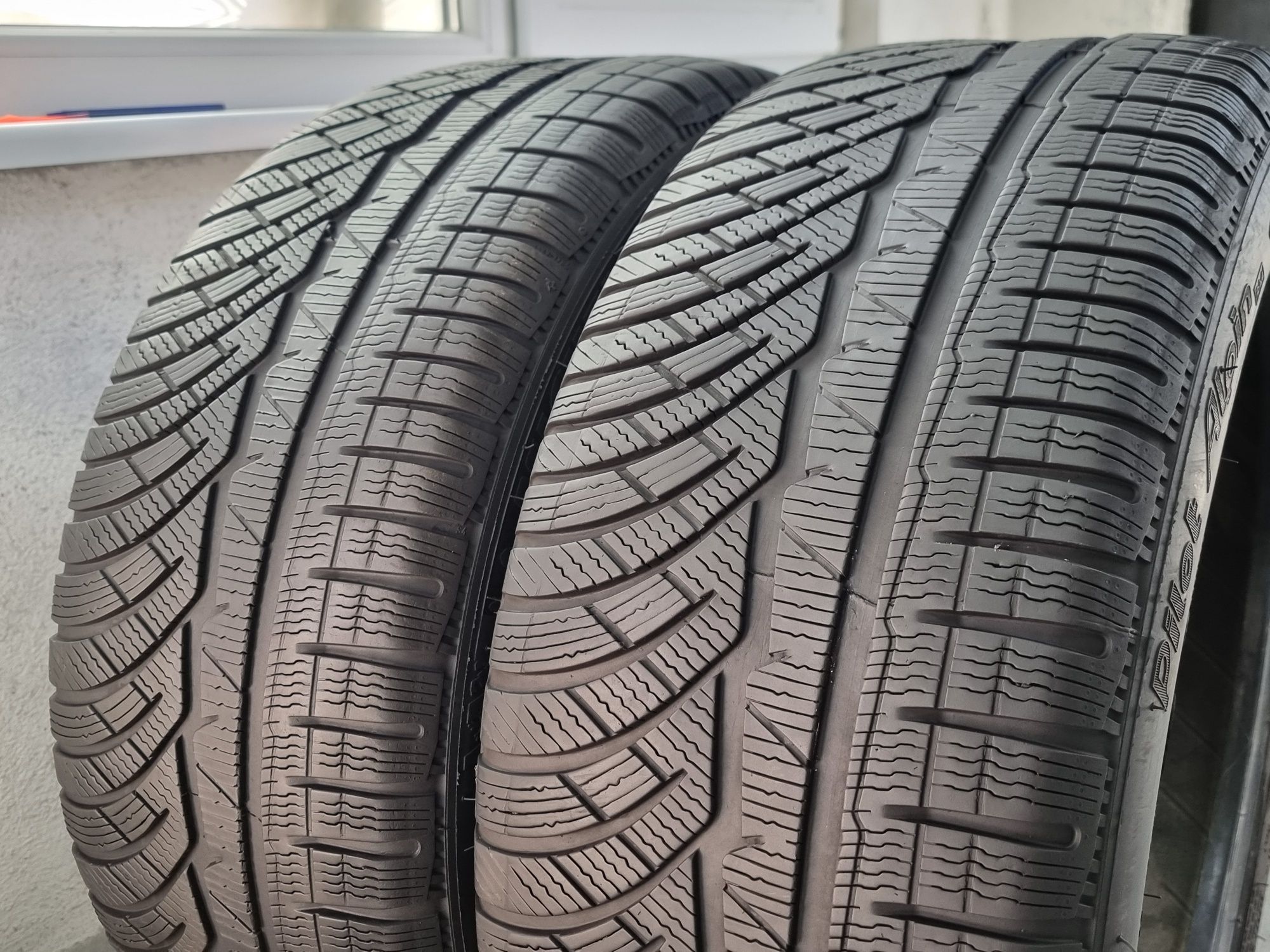"Dot 22" 245/45/18 Michelin 2Броя: 200лв 6мм Run on flat