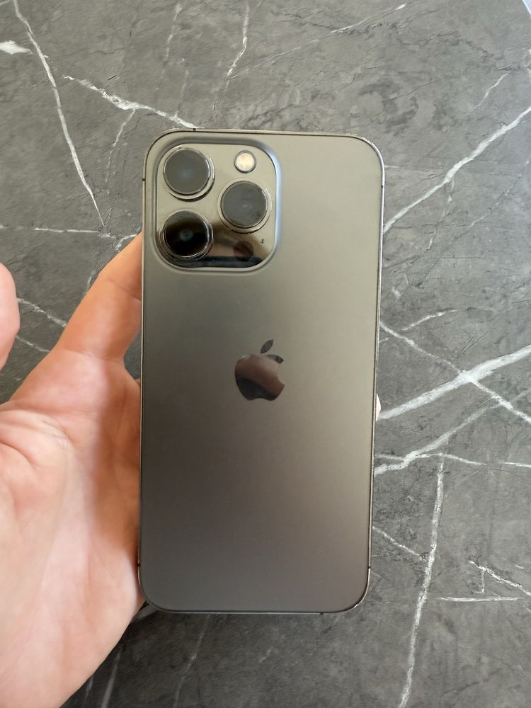 Vând iPhone 13 Pro, 128 GB, culoare Graphite