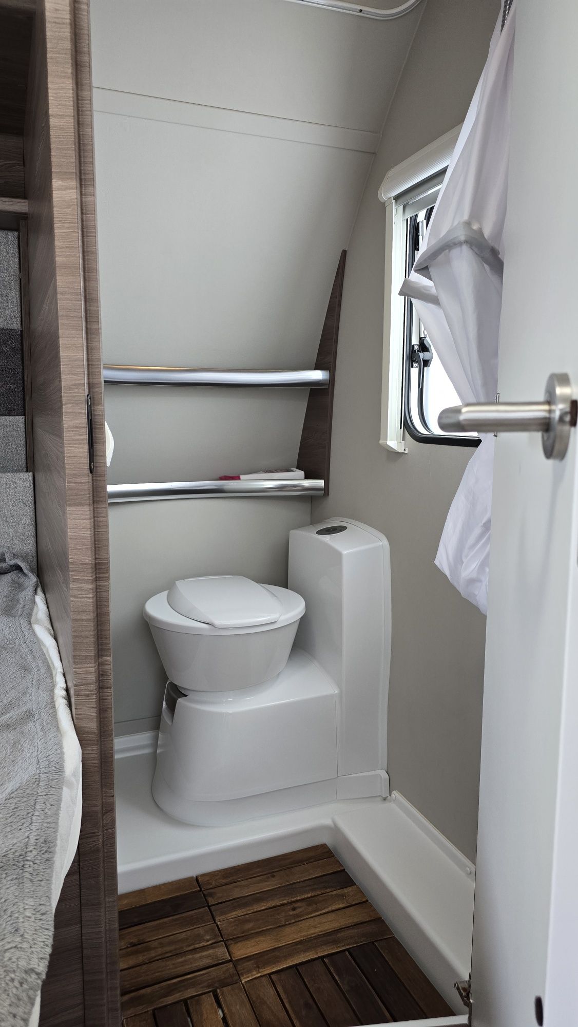 Knaus Sport 450 FU Silver Selection – an 2021 - Stare excelentă