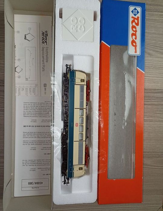 Locomotiva digitala Roco br151
Tracțiune integrală pe toate axele 
D