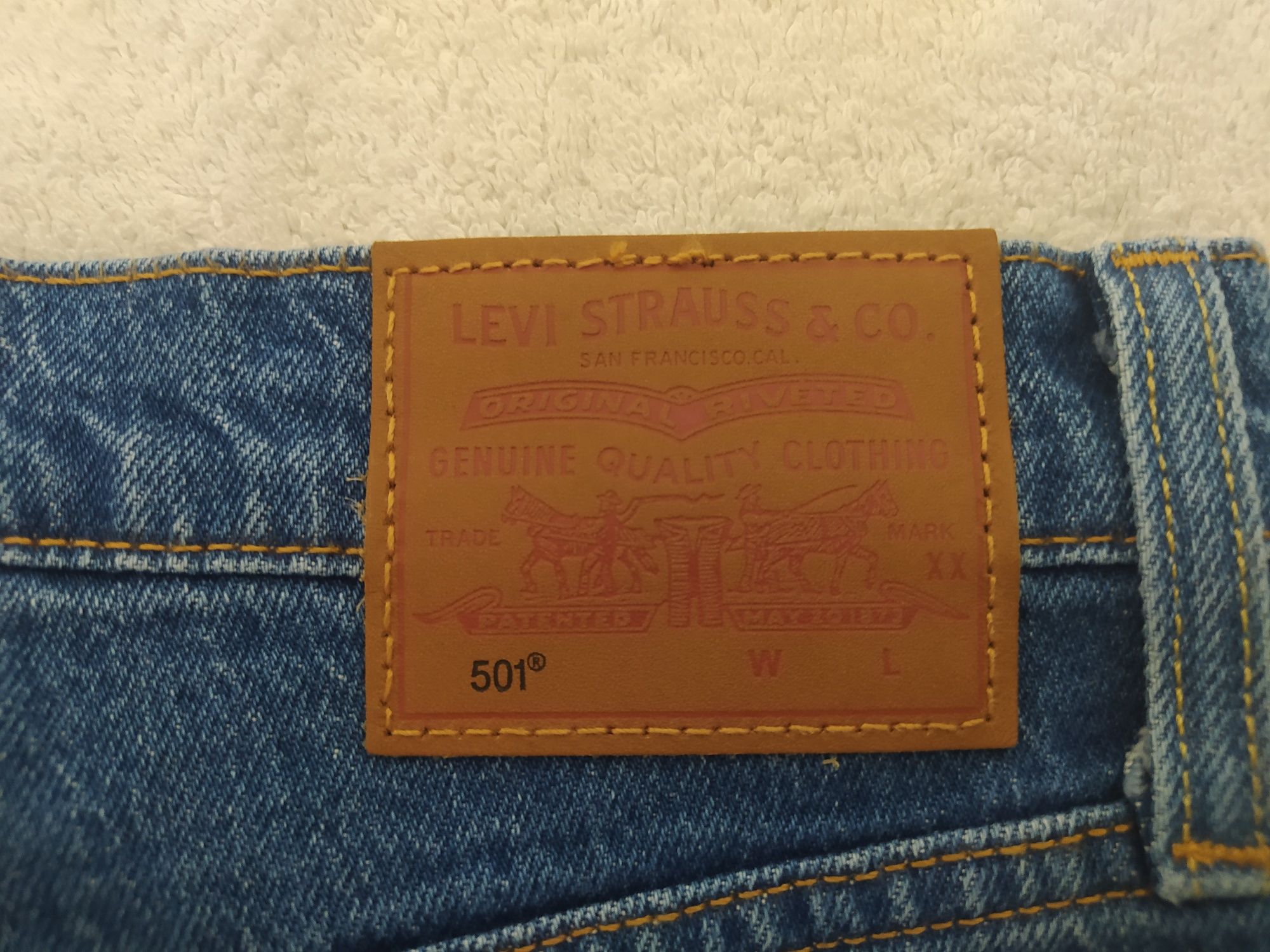Мъжки дънки Levi's 33/28 като нови