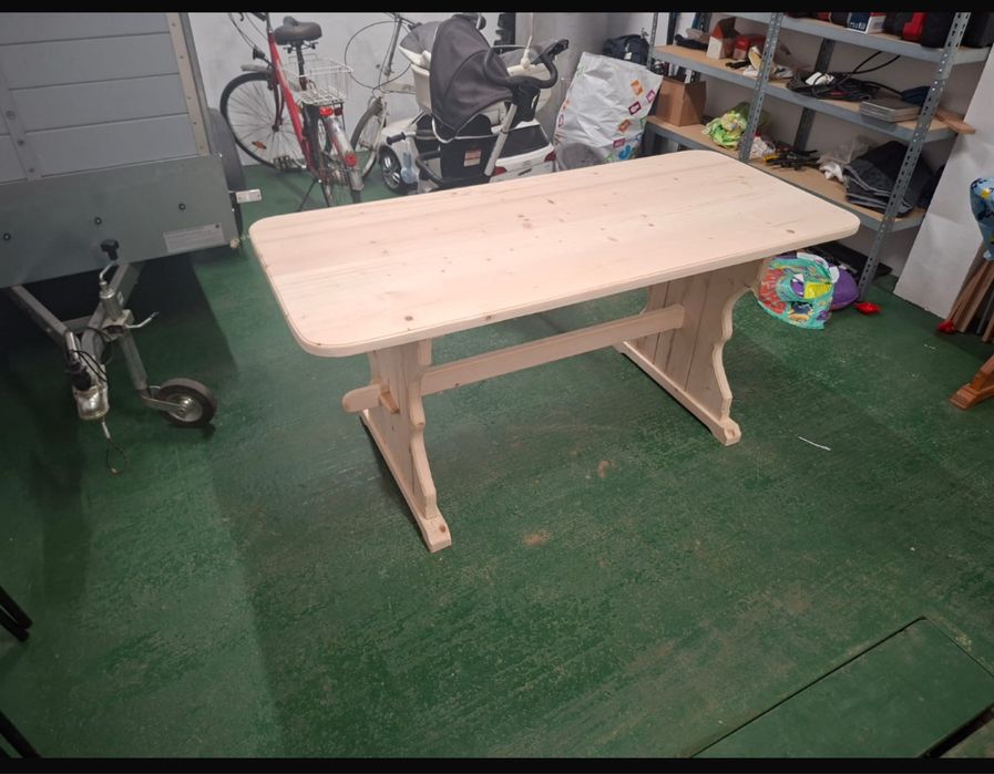 Masa si scaune din lemn de brad