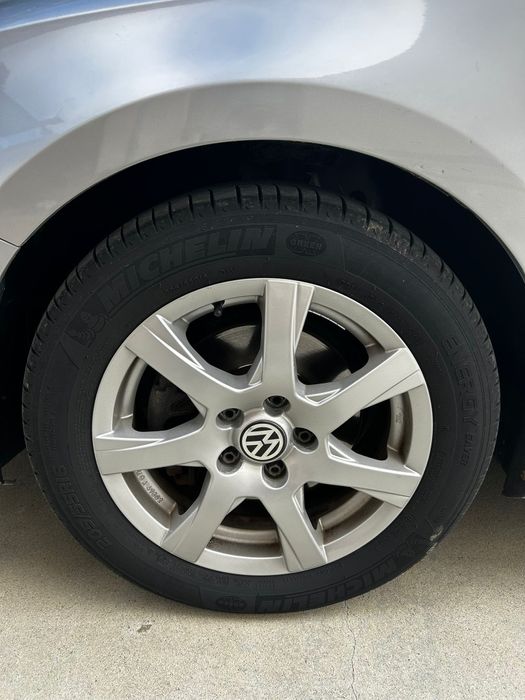 Vând vw Jetta 1,2 benzina