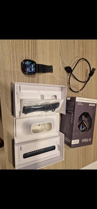 Ceas smartwatch fitness fitbit sense