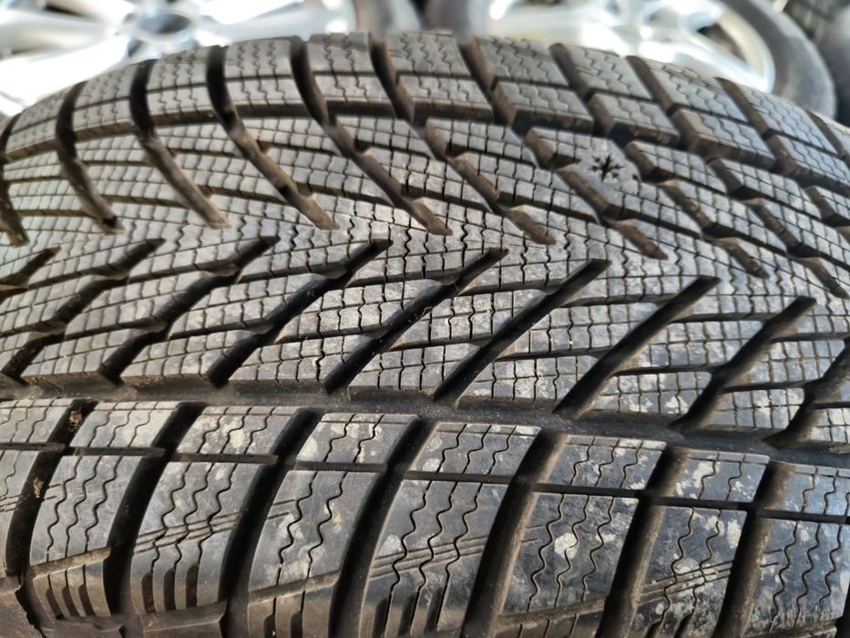 4 anvelope iarna Goodyear 205 60 16 ca și noi