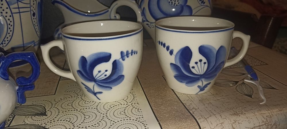 Продаю посуду Гжель