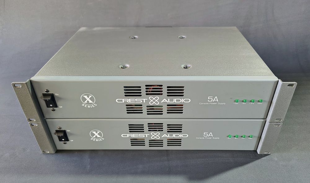 Sursă de alimentare pentru echipamente audio, model Crest Audio 5A Con