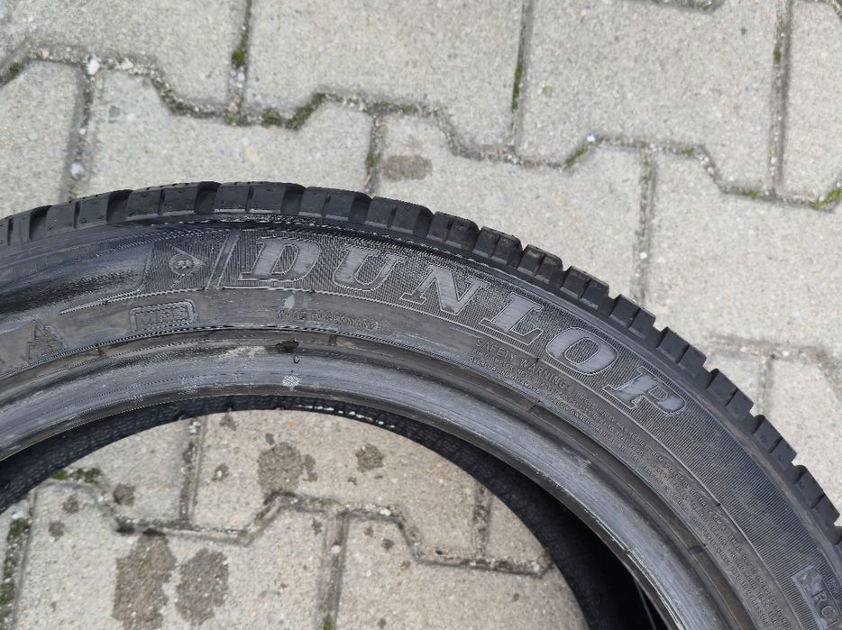 225 50 18 Dunlop