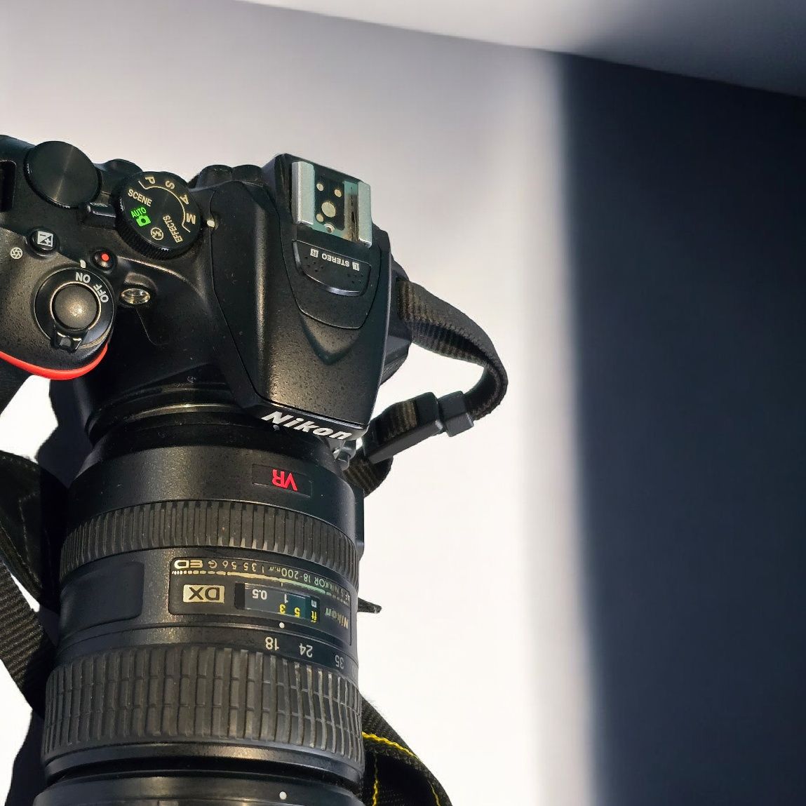 Nikon d5600 и обектив 18-200mm