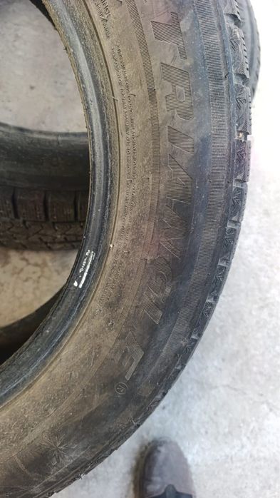 Продам зимные шины срочно