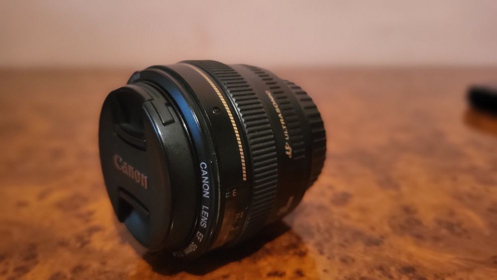 Canon 50mm f1.4 xolati ideal yangiday chizilgan qirilgan joyi yuq