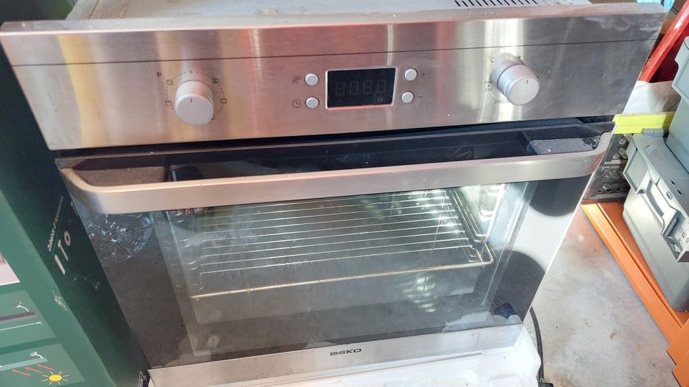 Фурна за вграждане beko