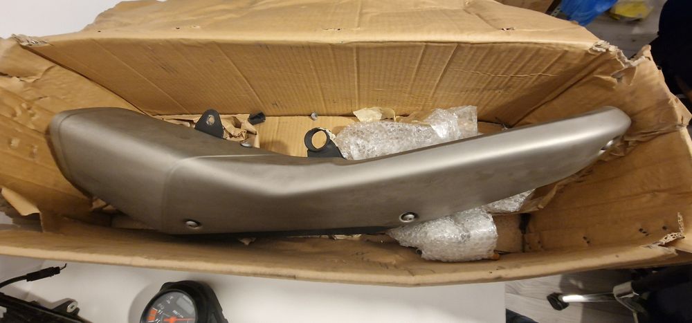 Cadru cu acte drept Honda CB1000R 2008 , motor și bascula