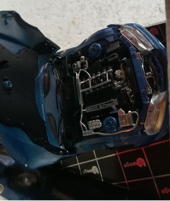 BMW M 1996
Scara 1:18
Bburago

Pozele reflectă realitatea. Se vinde ex