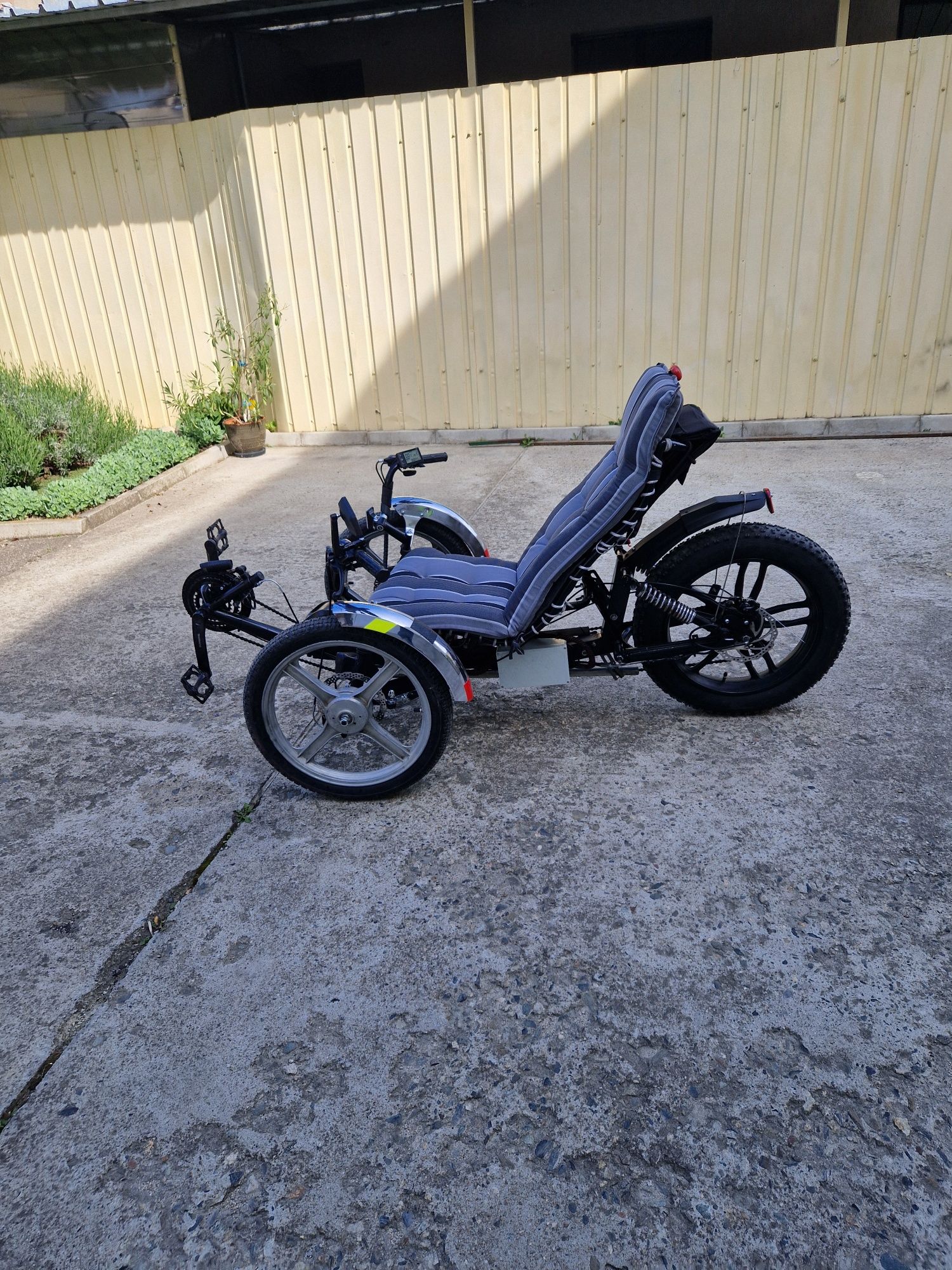 Електрическа велотриколка, Recumbent trike