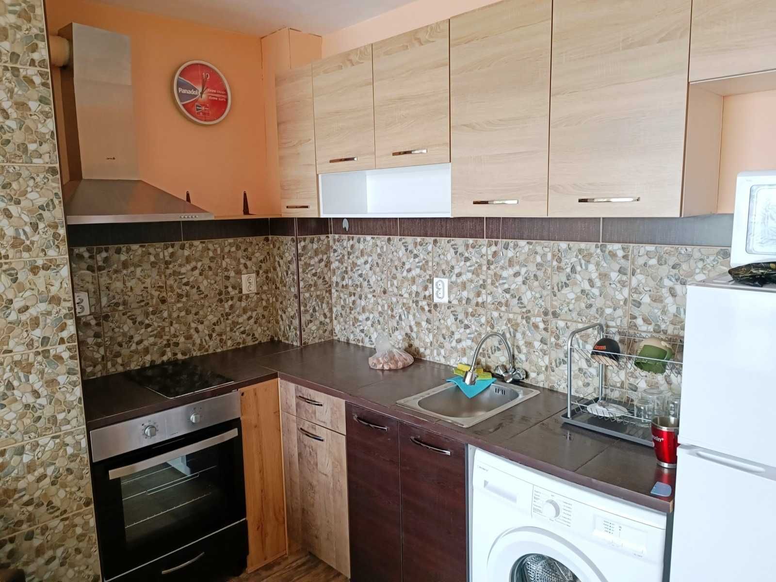 Двустаен апартамент в Дружба 1