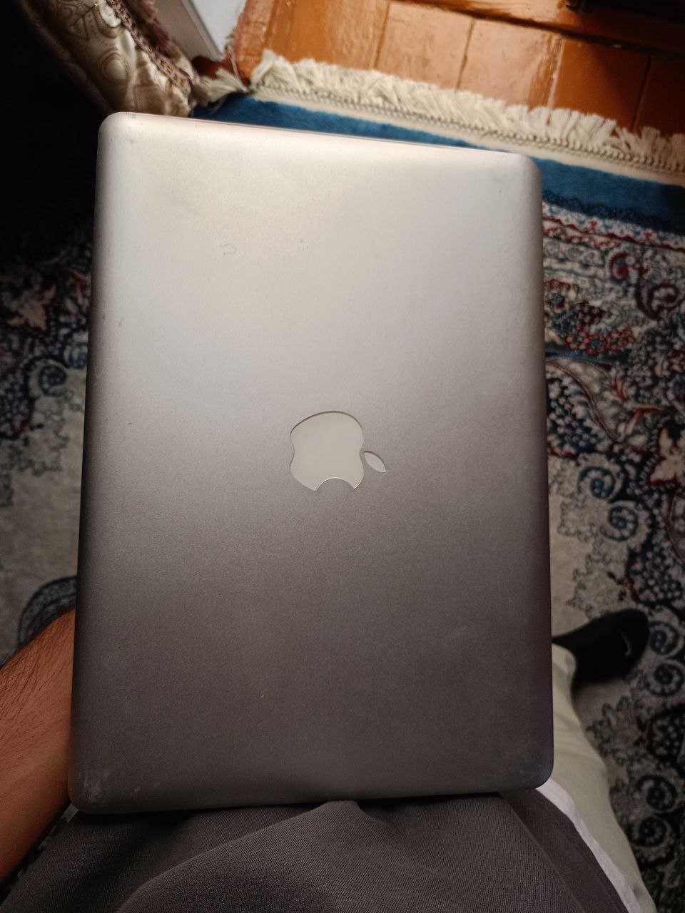 MacBook Pro (13-inch) sotiladi