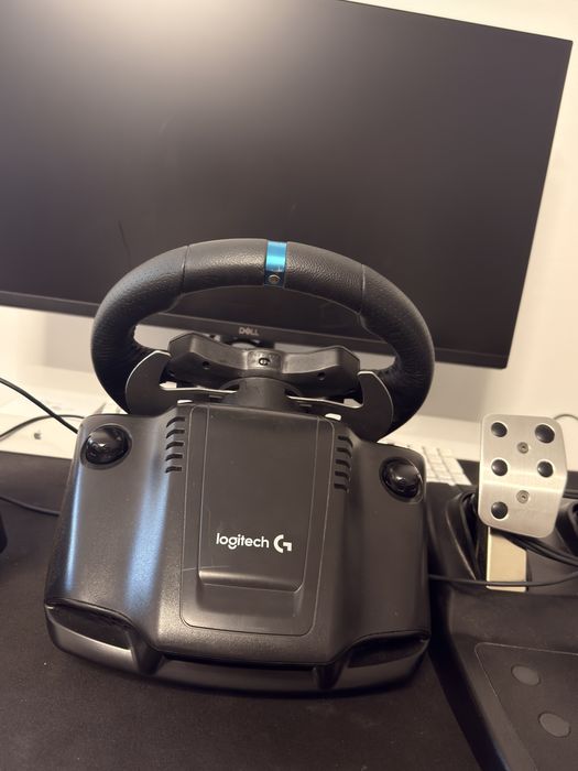 Volan Logitech G29 cu schimbator!