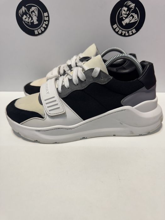 Сникърси BURBERRY.Номер 39