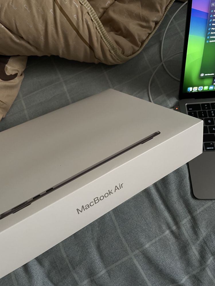 Macbook air 13 M2 8/256