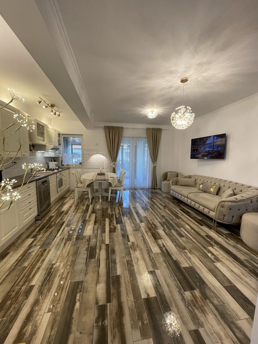 Casa insiruita,P+1E+pod,130 mp,asfalt,mobilata ,159000 euro!!