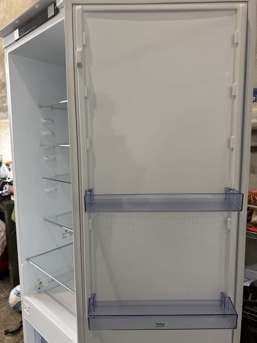 Frigider incorporabil Beko BCNA306E3S, No Frost, 306 L