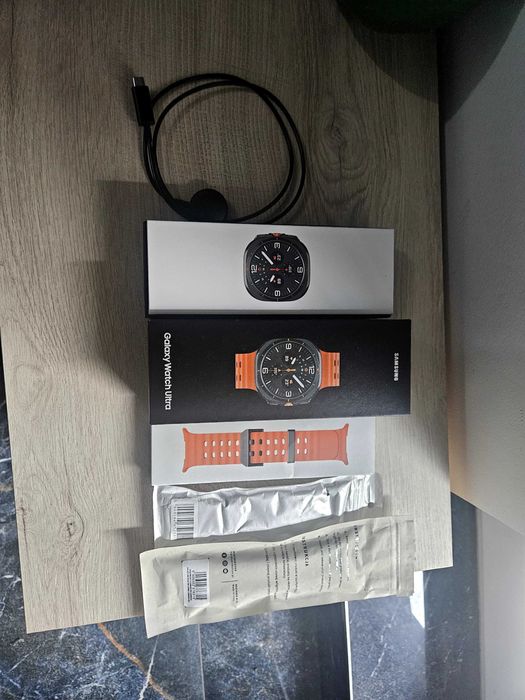 Samsung Galaxy Watch Ultra, 47 mm,  LTE, Titanium Gray.