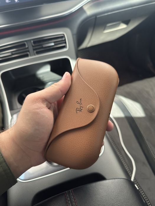 Rayban meta sotiladi