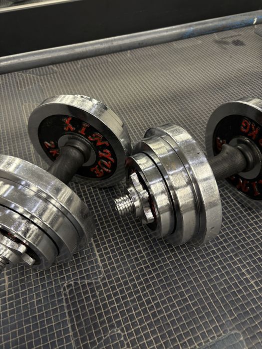 Металический Комплект Гантели по 10 Кг и Штанга 20 кг