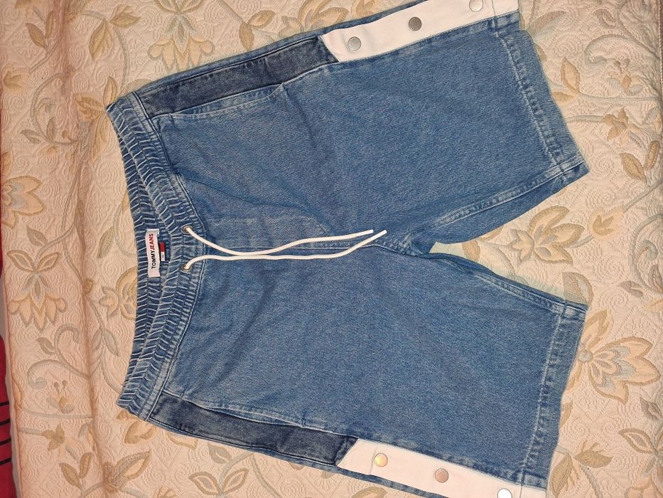 Vând pantaloni lungi și scurți