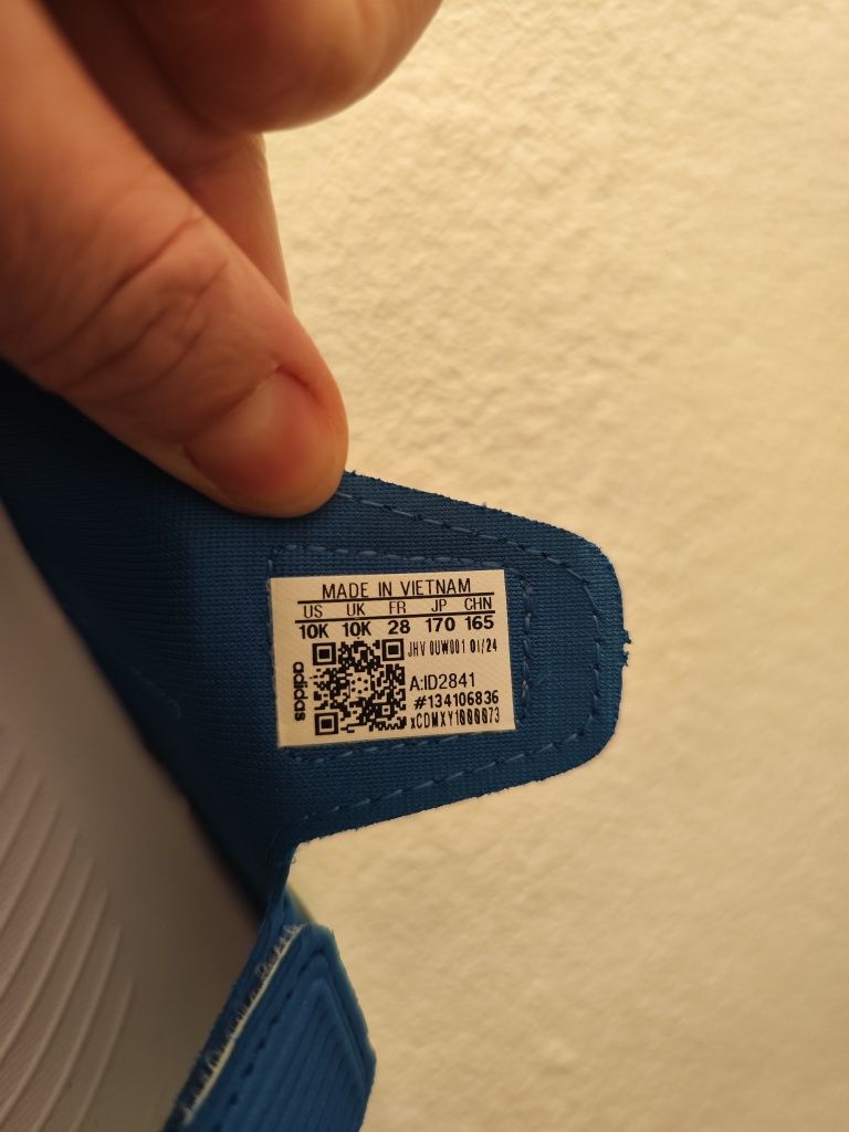 Нови Сандали Adidas номер 28