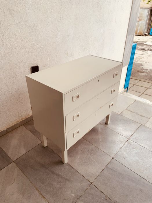 Винтидж мръсно бял скрин от 60-те